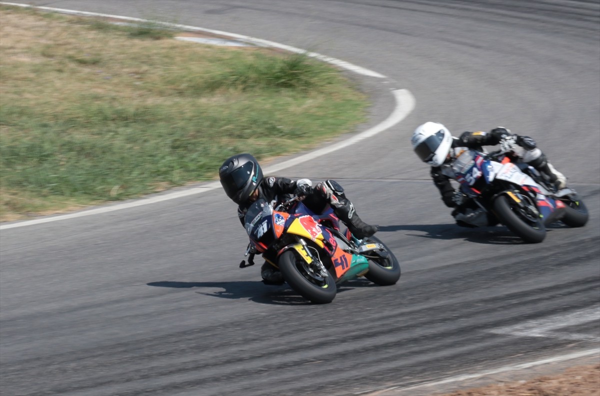 Türkiye Süpermoto Şampiyonası'nın 4. ayak yarışları, Kocaeli'de tamamlandı.