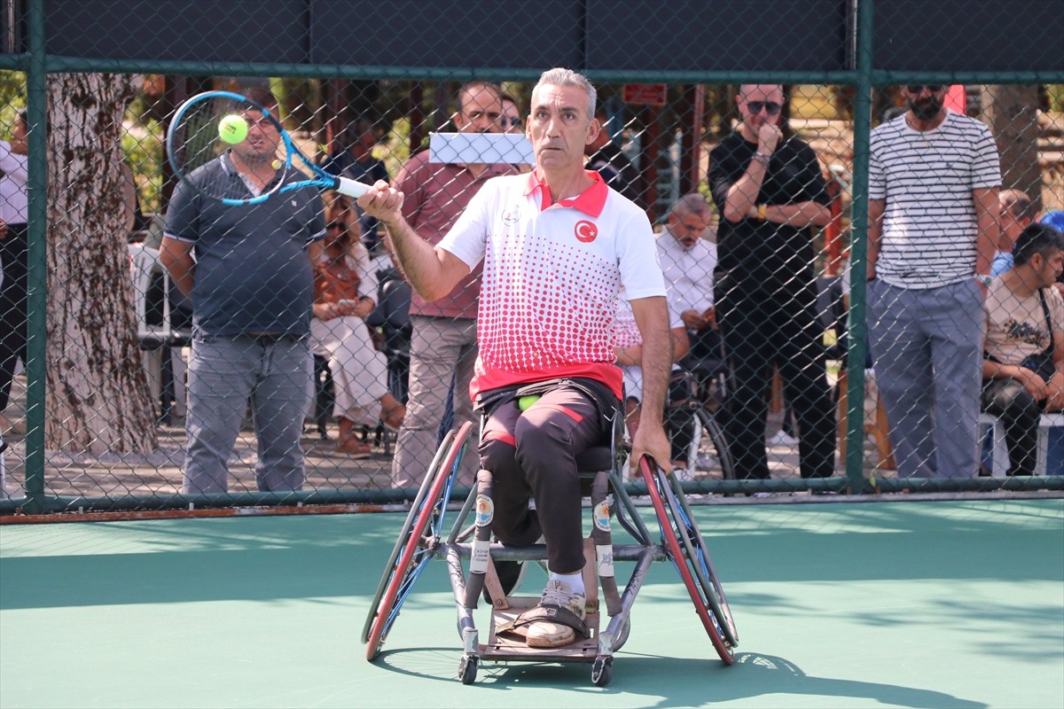 Türkiye Tenis Federasyonu tarafından düzenlenen Tekerlekli Sandalye Tenisi Türkiye Şampiyonası...