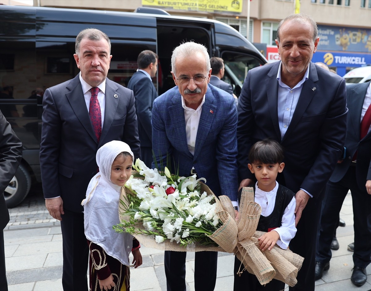 Ulaştırma ve Altyapı Bakanı Abdulkadir Uraloğlu (ortada), çeşitli ziyaretlere katılmak üzere...