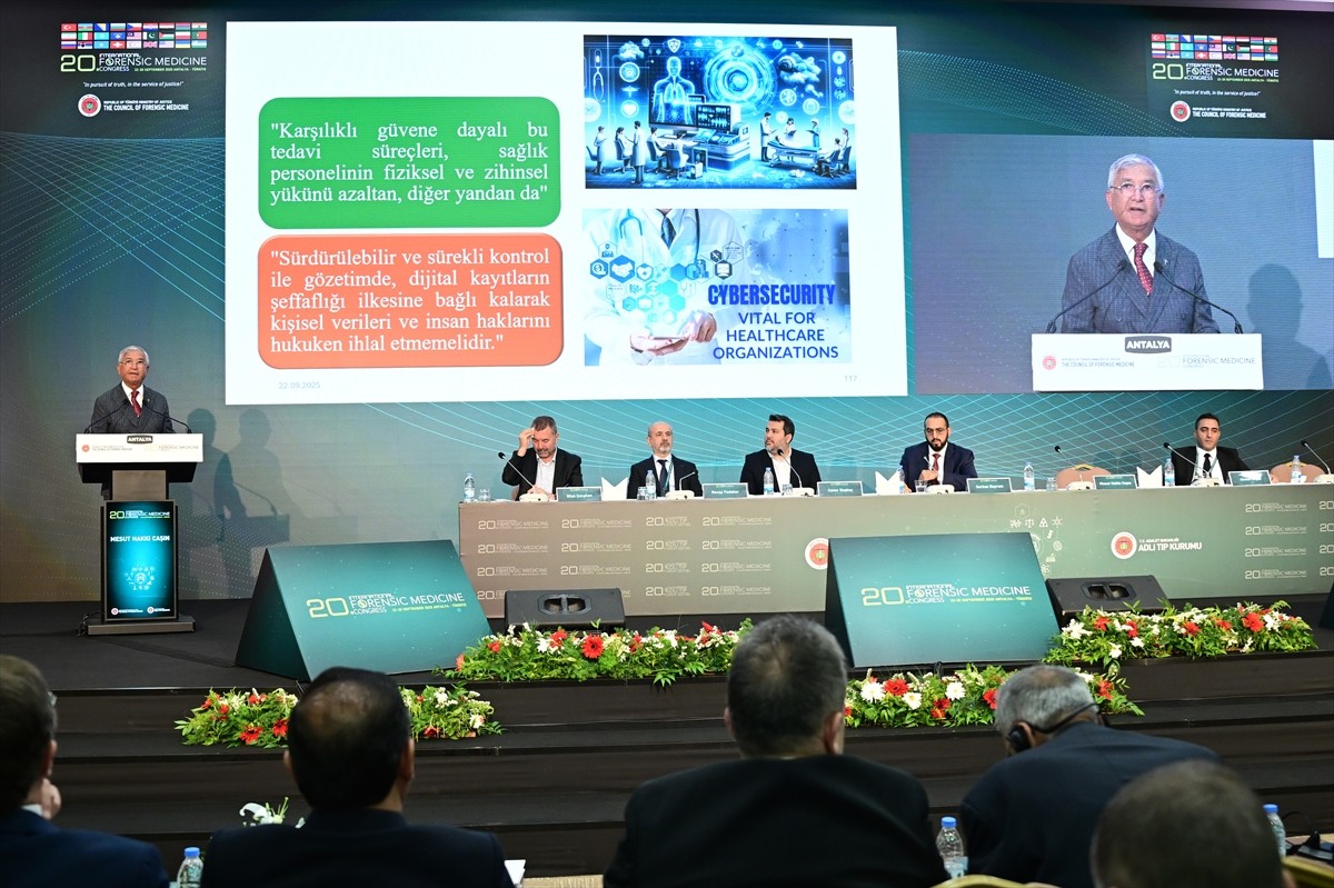 Uluslararası 20. Adli Tıp Günleri, Antalya'da Adalet Teşkilatını Güçlendirme Vakfı tesislerinde...