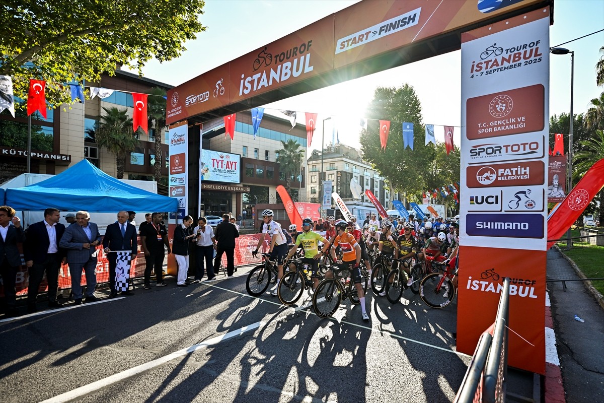 Uluslararası İstanbul Bisiklet Turu'nun (Tour of İstanbul) 4. ve son etabı, Fatih'te başladı.
