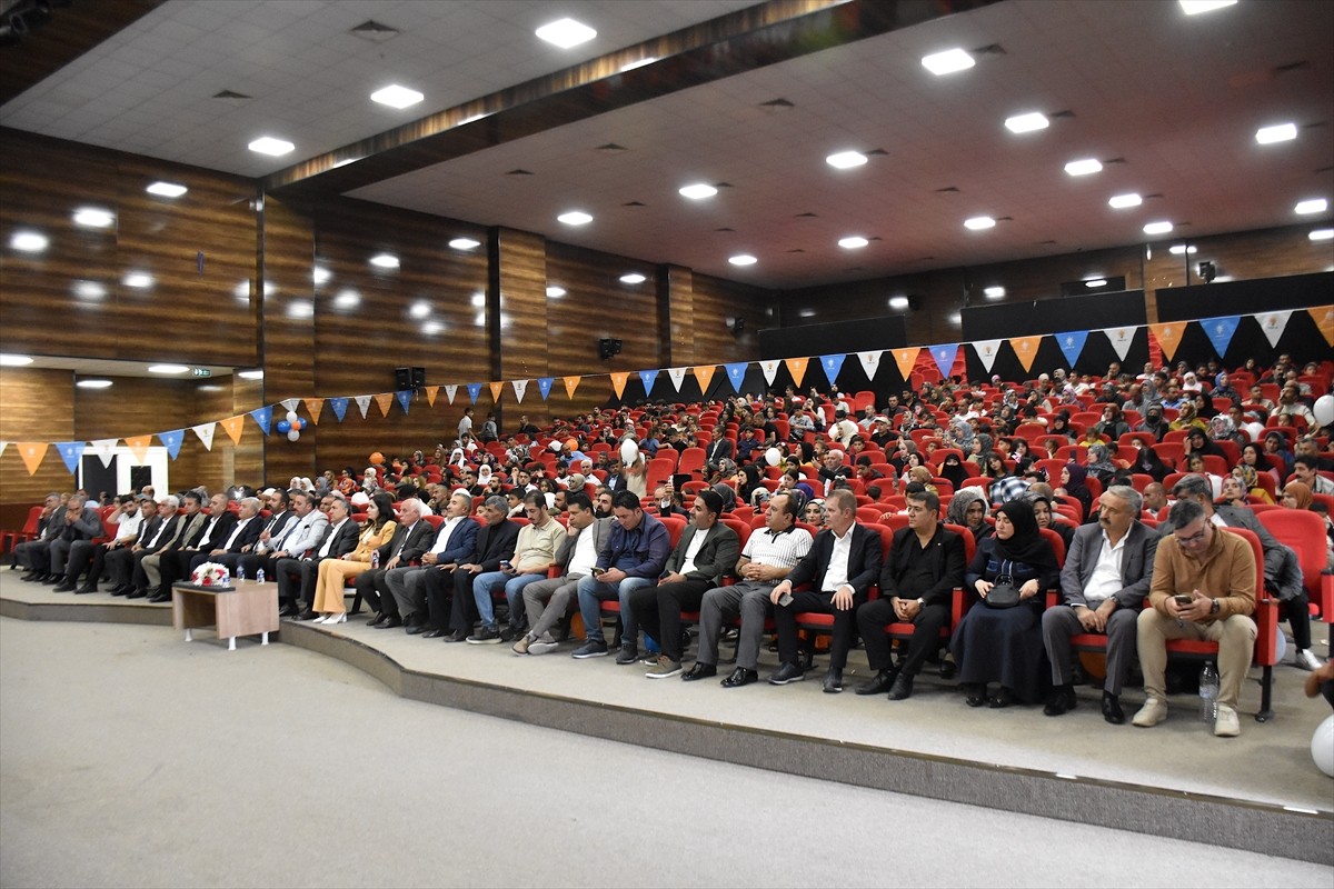 Van'da AK Parti İl Başkanlığınca 200 çocuk için sünnet şöleni gerçekleştirildi.