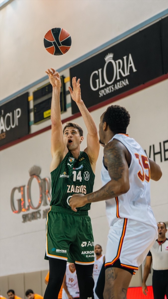 Yeni sezon hazırlıklarını Antalya kampında sürdüren Türkiye Sigorta Basketbol Süper Ligi...