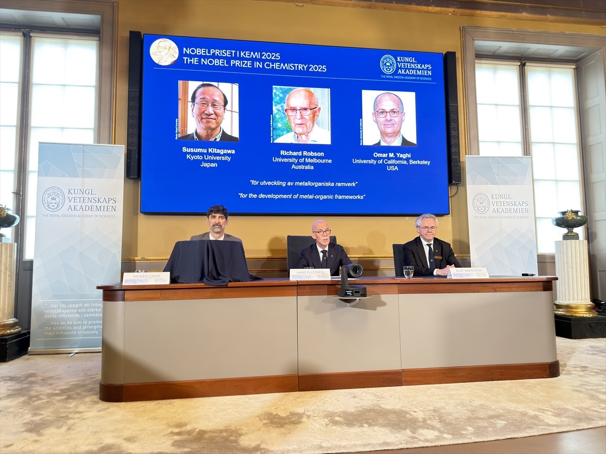 2025 Nobel Kimya Ödülü, "metal-organik çerçevelerin geliştirilmesi"ne ilişkin çalışmalarından...