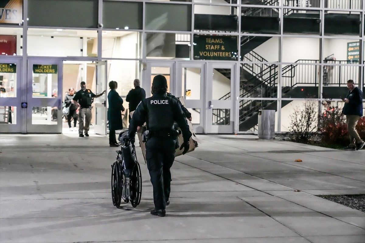 ABD'nin Alaska eyaletinin batısını vuran Halong Tayfunu nedeniyle 1 kişi hayatını kaybetti...