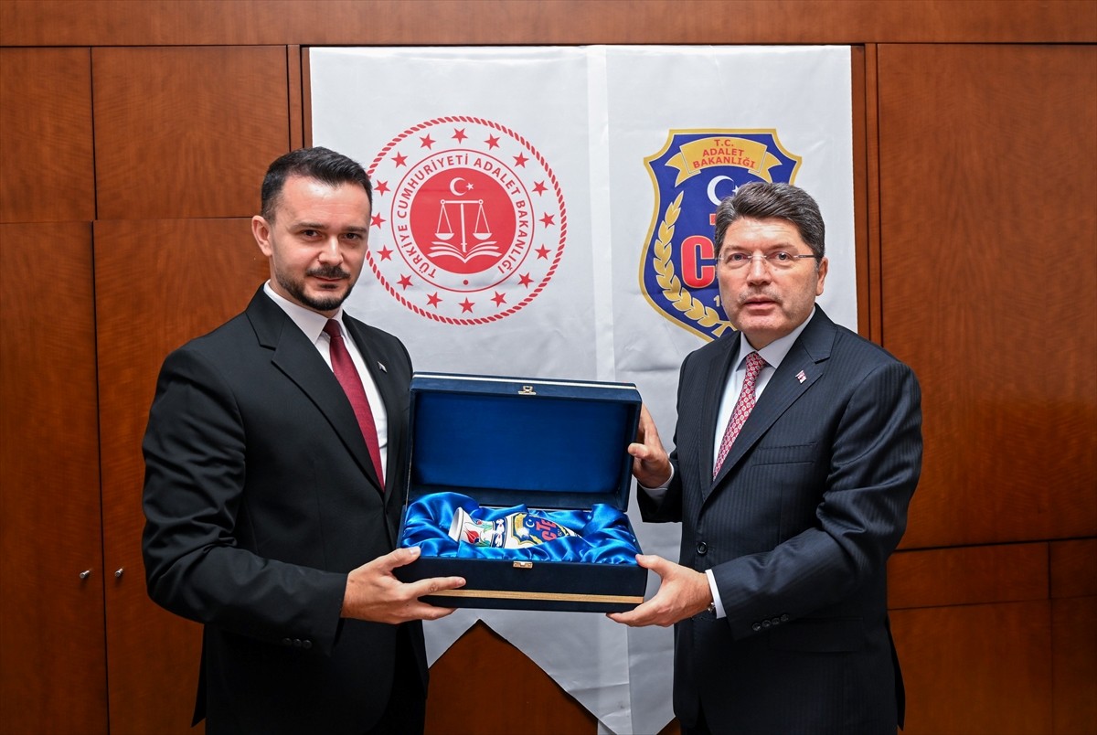 Adalet Bakanı Yılmaz Tunç, Bosna Hersek Adalet Bakan Yardımcısı Elvir Mahmuzic'le bir araya...