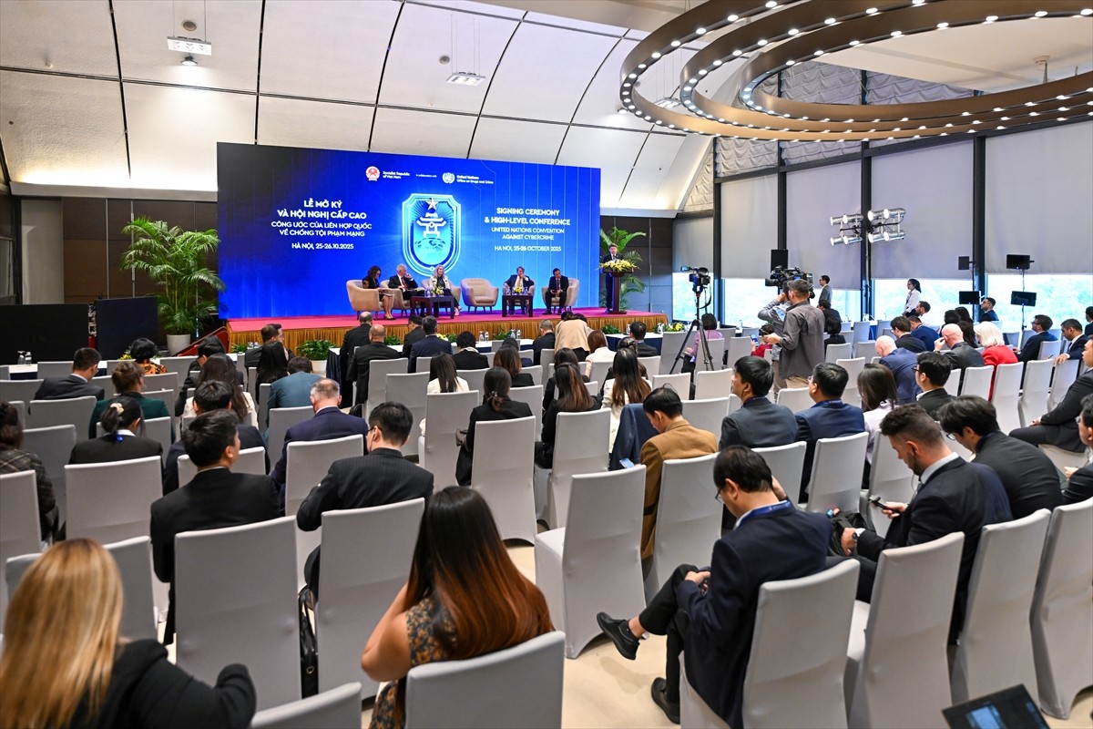 Adalet Bakanı Yılmaz Tunç, Vietnam'ın başkenti Hanoi'de düzenlenen "Dijital Dönüşüm Çağında...