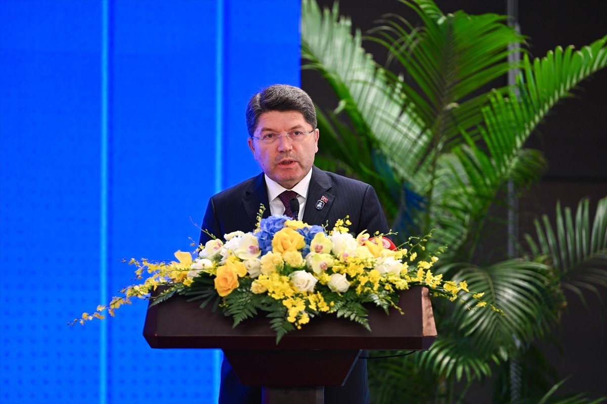 Adalet Bakanı Yılmaz Tunç, Vietnam'ın başkenti Hanoi'de düzenlenen "Dijital Dönüşüm Çağında...