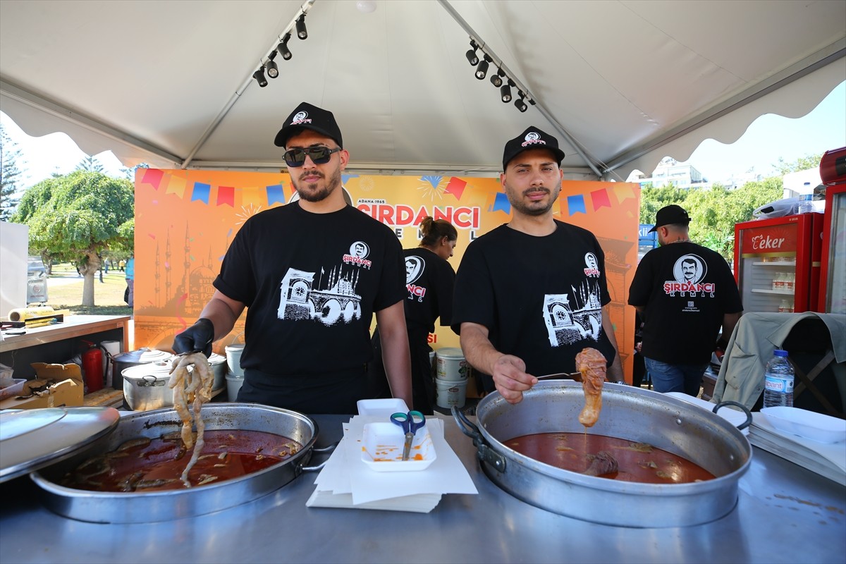 Adana Valiliğinin ev sahipliğinde "Kuşaktan Kuşağa" temasıyla düzenlenen 9. Uluslararası Adana...