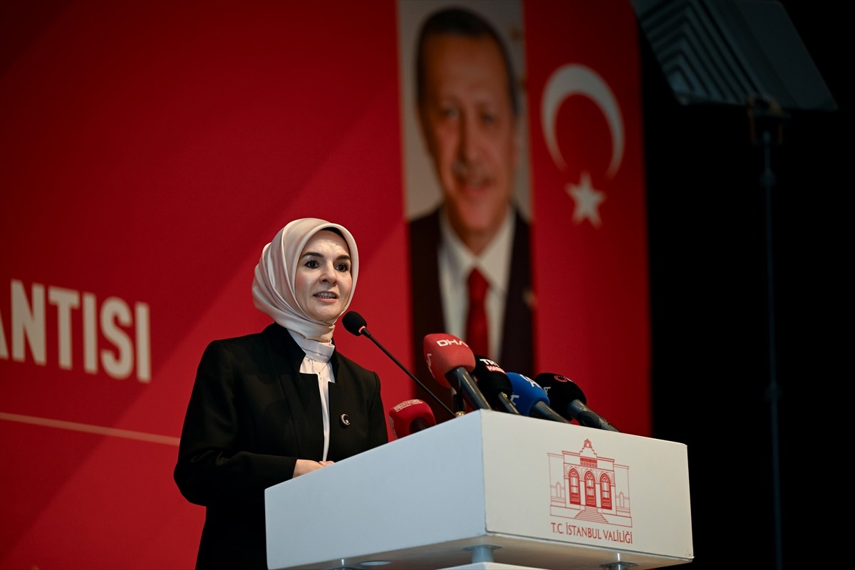 Aile ve Sosyal Hizmetler Bakanı Mahinur Özdemir Göktaş,  İstanbul’da "2025 Aile Yılı Muhtarlara...