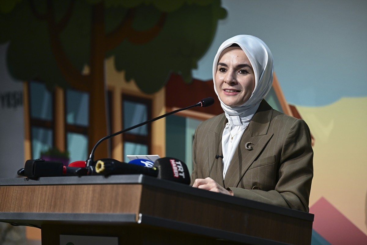 Aile ve Sosyal Hizmetler Bakanı Mahinur Özdemir Göktaş, Yeşilayın çocuklara özel hazırladığı...