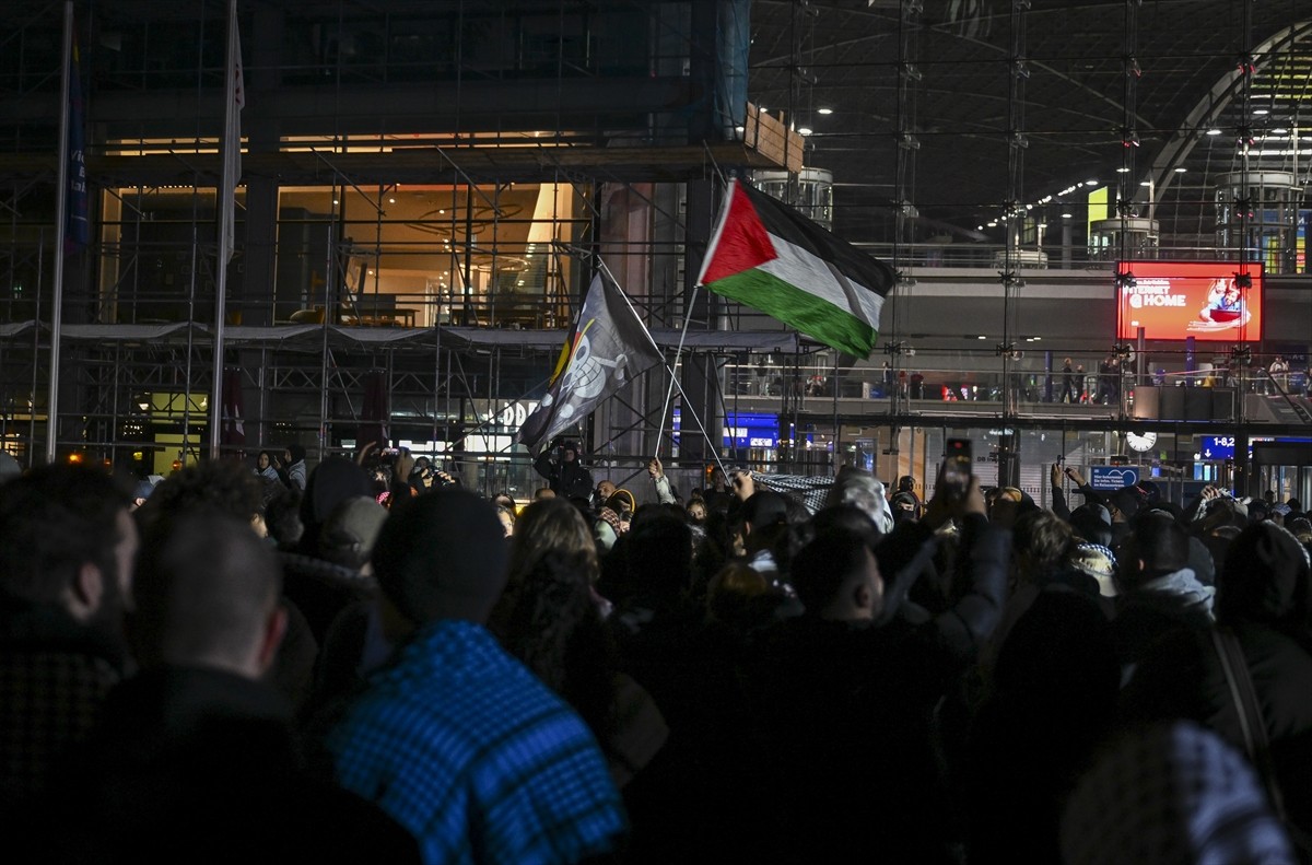 Almanya'nın başkenti Berlin'de Küresel Sumud Filosu'yla dayanışma amacıyla destek gösterisi...