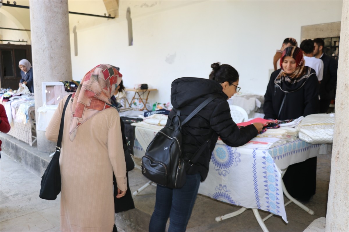 Amasya Müftülüğü ile Türkiye Diyanet Vakfı Amasya Şubesi tarafından, geliri Filistin'e bağışlanmak...