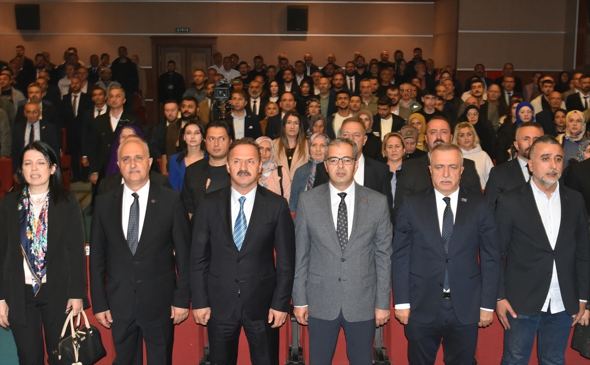 Anahtar Parti Genel Başkanı Yavuz Ağıralioğlu, Artvin'de parti binasının açılışını gerçekleştirdi...