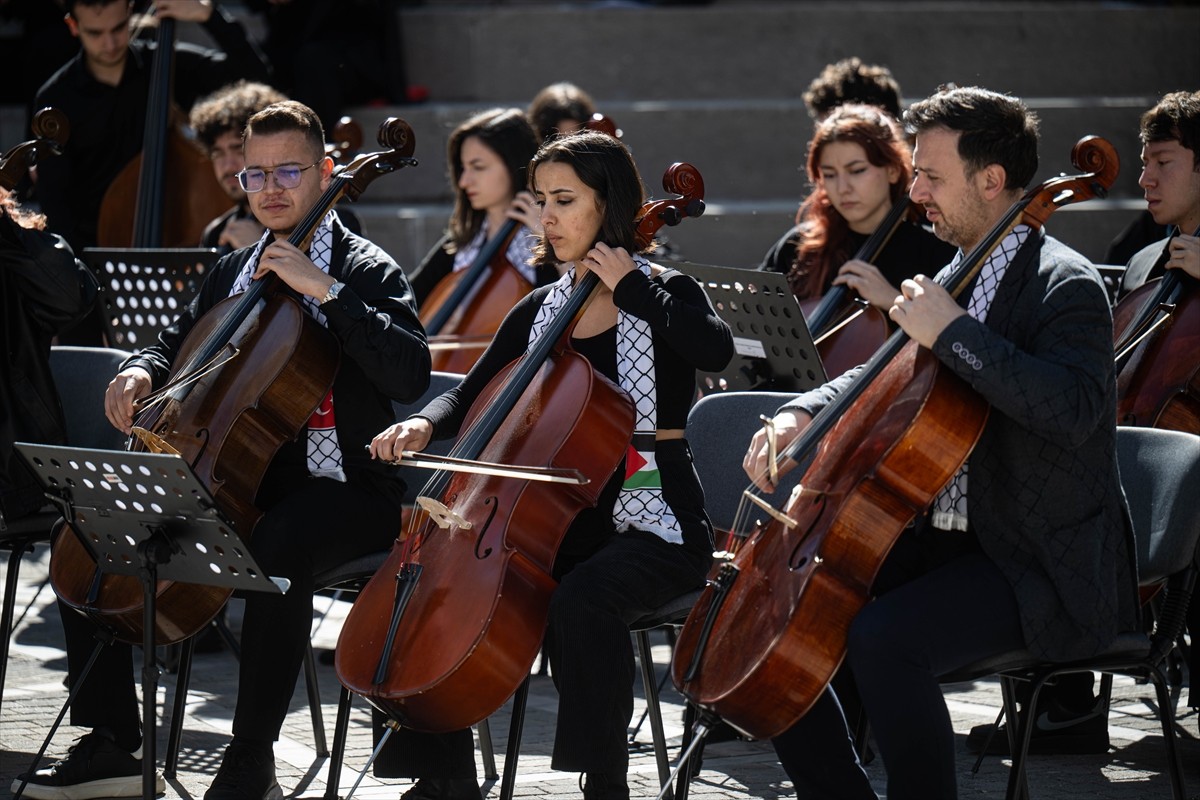 Ankara Müzik ve Güzel Sanatlar Üniversitesi'nde 2025-2026 akademik yılı, "İlk Ders Gazze"...