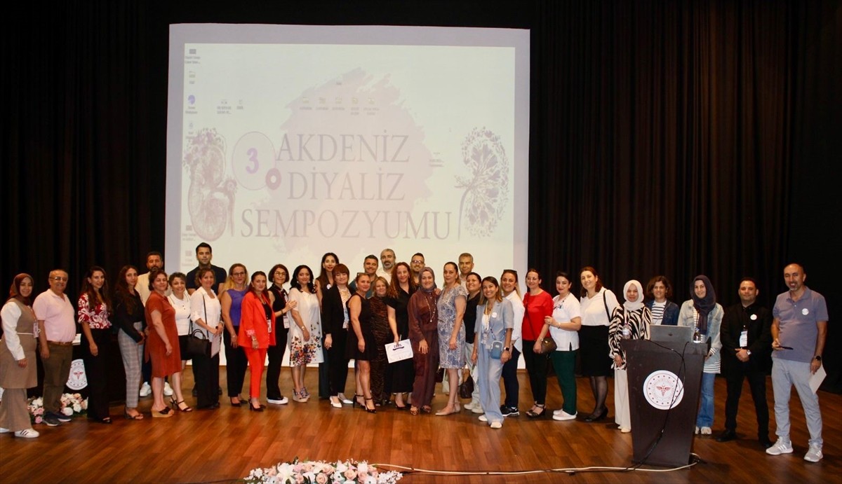 Antalya'da, Antalya Eğitim ve Araştırma Hastanesinde (AEAH) 3. Akdeniz Diyaliz Sempozyumu...
