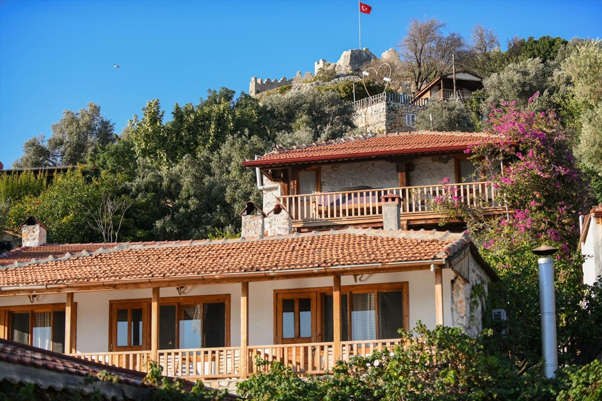 Antalya'nın Demre ilçesine bağlı Kale Üçağız köyü, Birleşmiş Milletler Dünya Turizm Örgütü (UNWTO)...