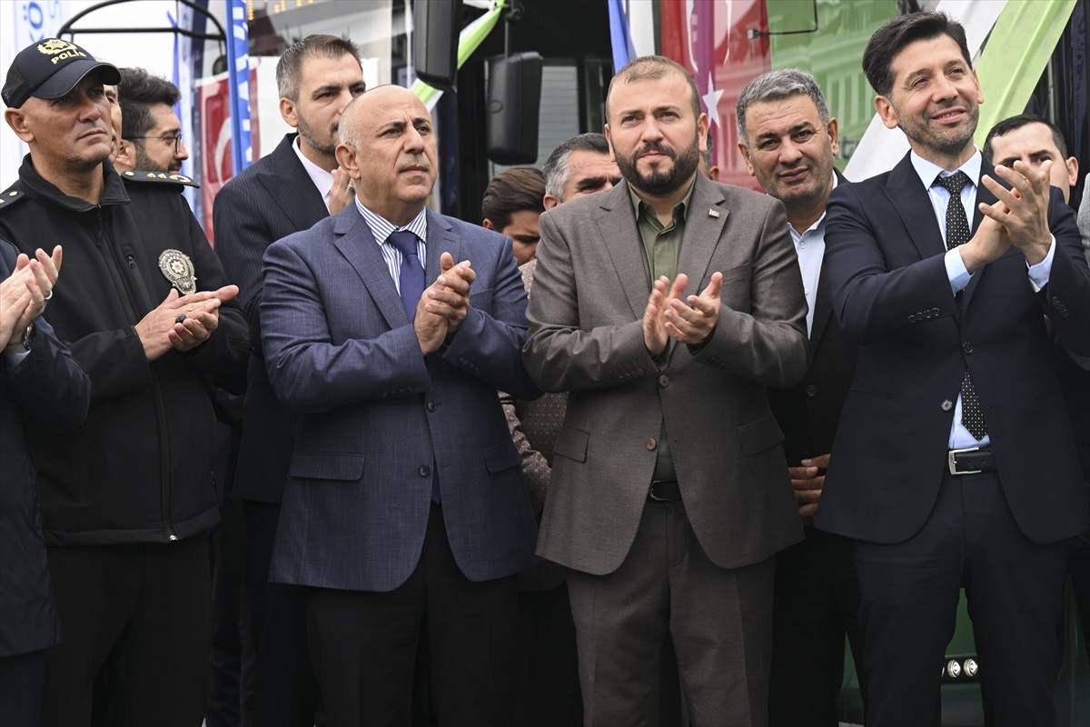 Arnavutköy Belediyesi, yüzde 100 elektrikli yerli toplu taşıma araçlarının hizmete alımı için...