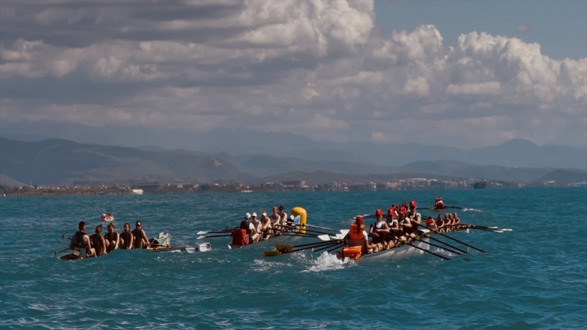Avrupa Deniz Küreği ve Sahil Sürat Şampiyonası, Antalya'nın Manavgat ilçesinde başladı. Çamiçi...