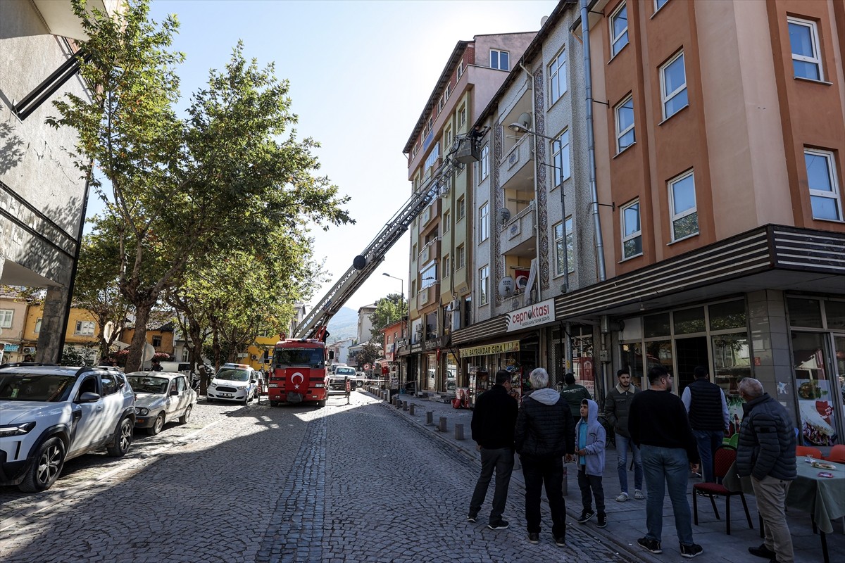 Balıkesir'in Sındırgı ilçesinde 27 Ekim'de meydana gelen 6,1 büyüklüğündeki depremin ardından...