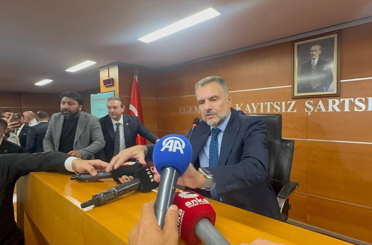 Bayrampaşa Belediye Meclisi, belediye binasındaki meclis salonunda toplandı. Toplantıda, başkan...