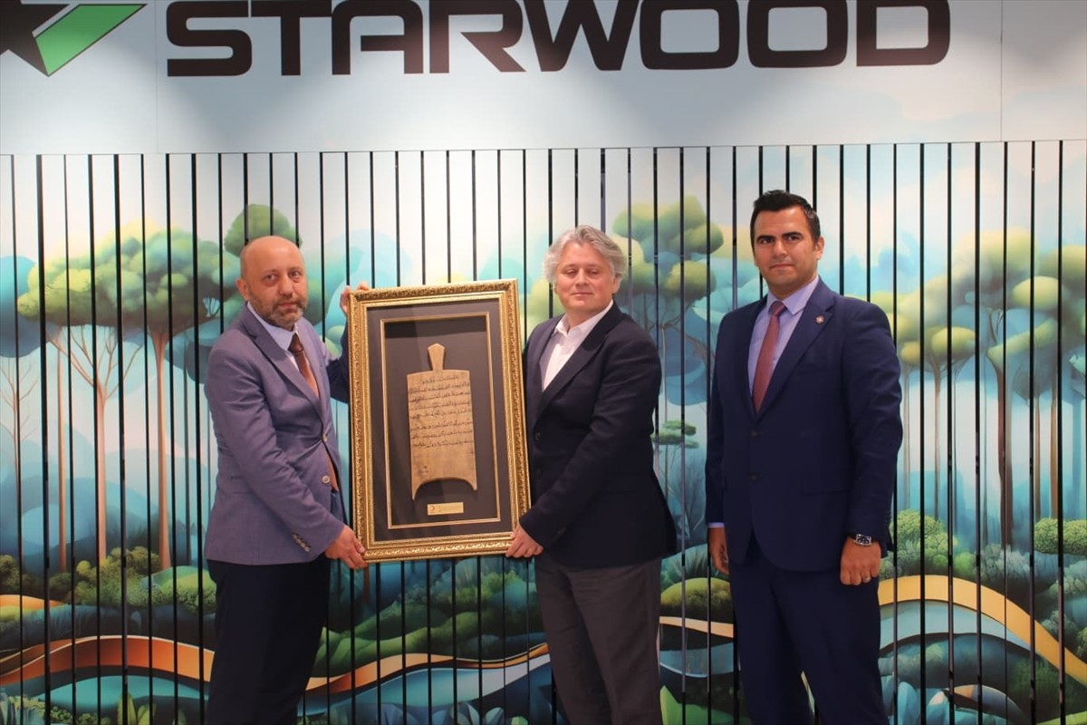 Bursa'nın İnegöl ilçesinde bir orman ürünleri fabrikasından Gazze'ye 50 milyon lira nakdi yardım...