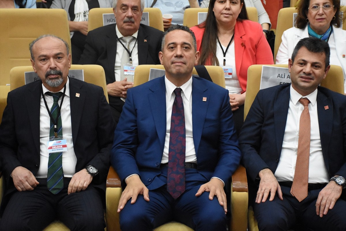 CHP Grup Başkanvekili Ali Mahir Başarır (ortada), Aksaray Ticaret ve Sanayi Odası Konferans...