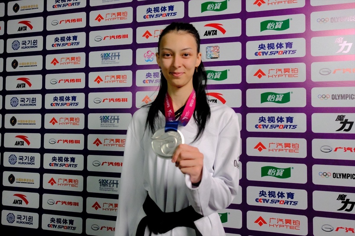 Çin'de düzenlenen 2025 Dünya Tekvando Şampiyonası'nda kadınlar 49 kiloda mücadele eden Elif Sude...