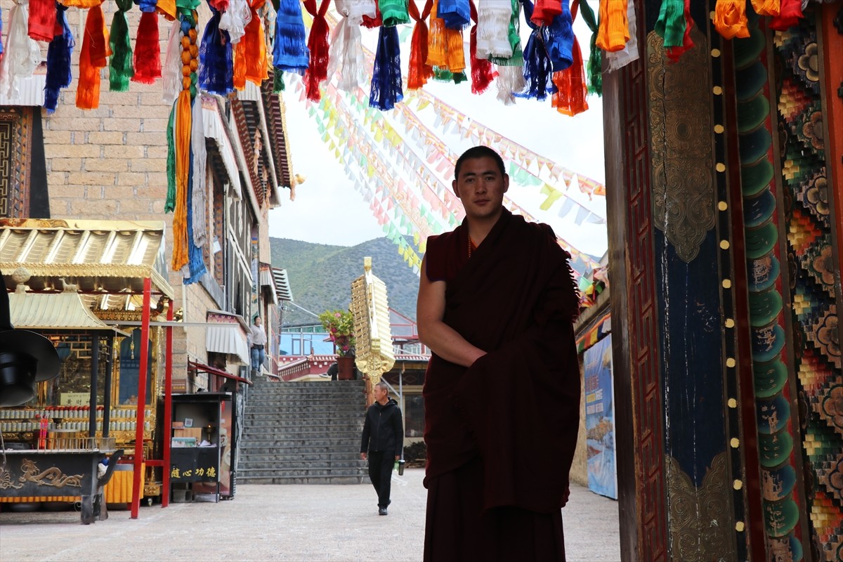 Çin'in Yünnan eyaletindeki Şangri-La şehri, doğal güzelliği ve kültürel değerinin yanı sıra mit ve...