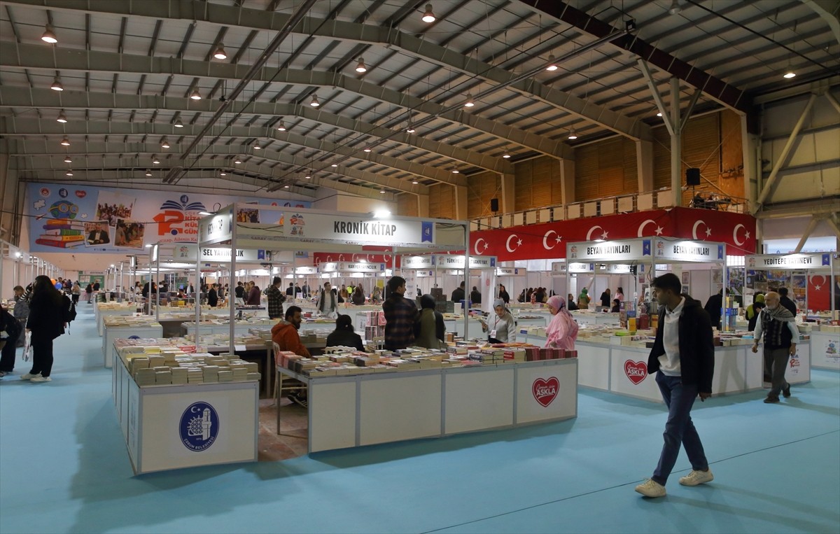 Çorum Belediyesince düzenlenen 12. Kitap Kültür Günleri, törenle kapılarını açtı.