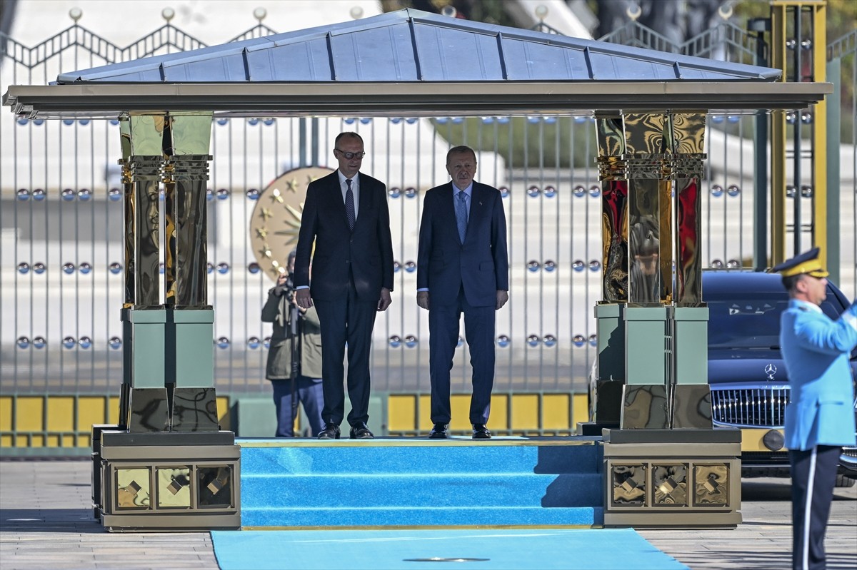 Cumhurbaşkanı Recep Tayyip Erdoğan, Almanya Başbakanı Friedrich Merz'i Cumhurbaşkanlığı...