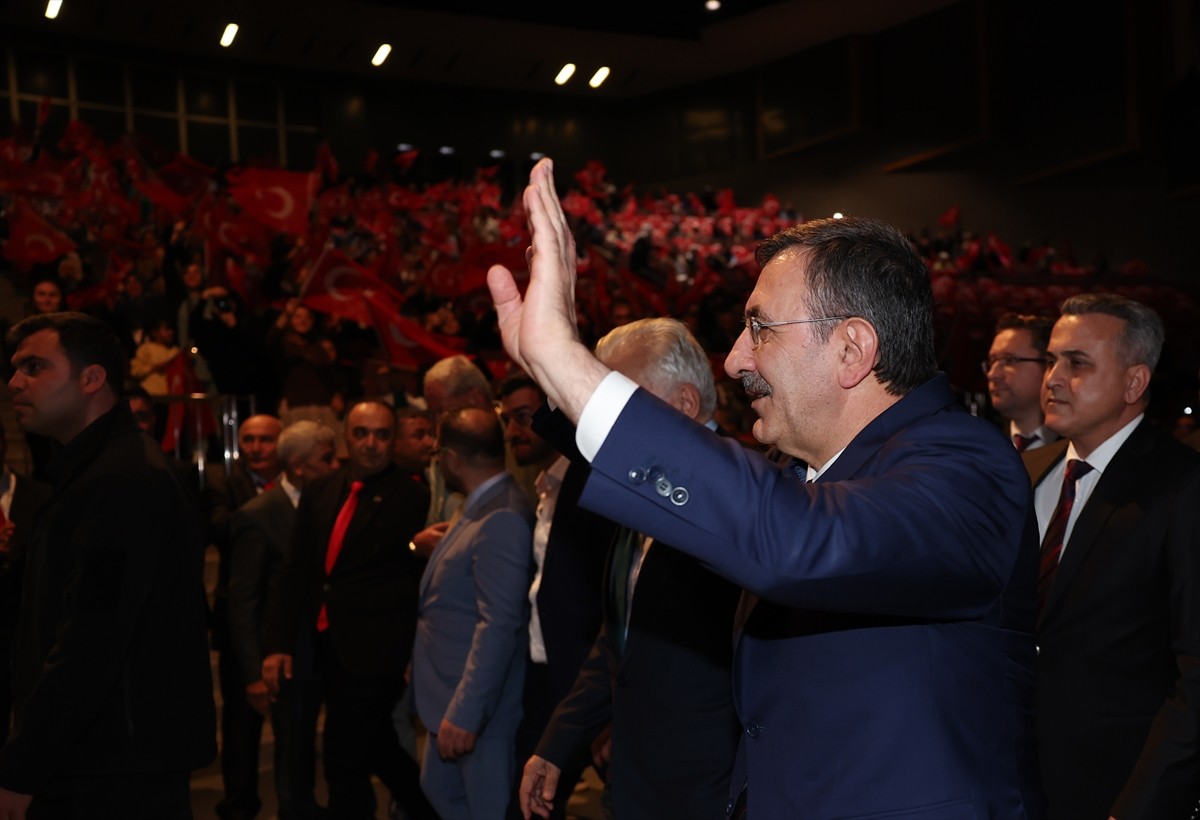 Cumhurbaşkanı Yardımcısı Cevdet Yılmaz, Küçükçekmece Dernekler Federasyonu (KÜDEF) tarafından...