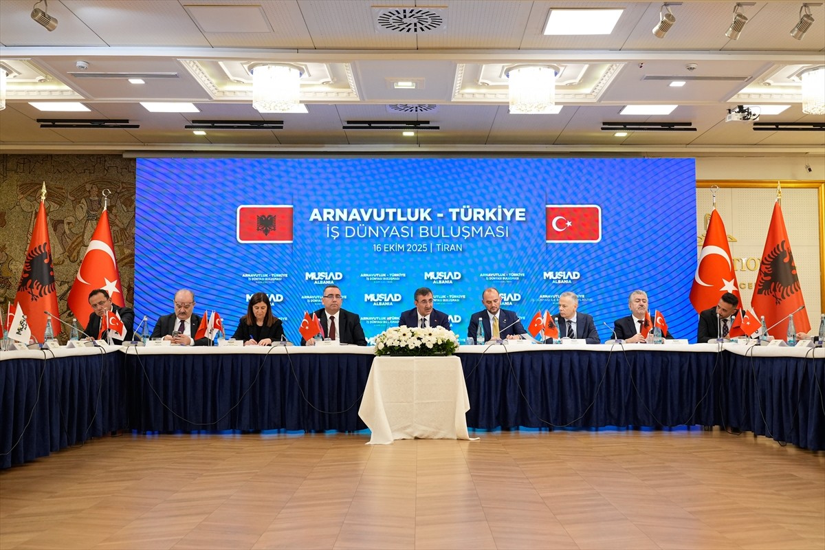 Cumhurbaşkanı Yardımcısı Cevdet Yılmaz (ortada), Arnavutluk'un başkenti Tiran'da, Müstakil...