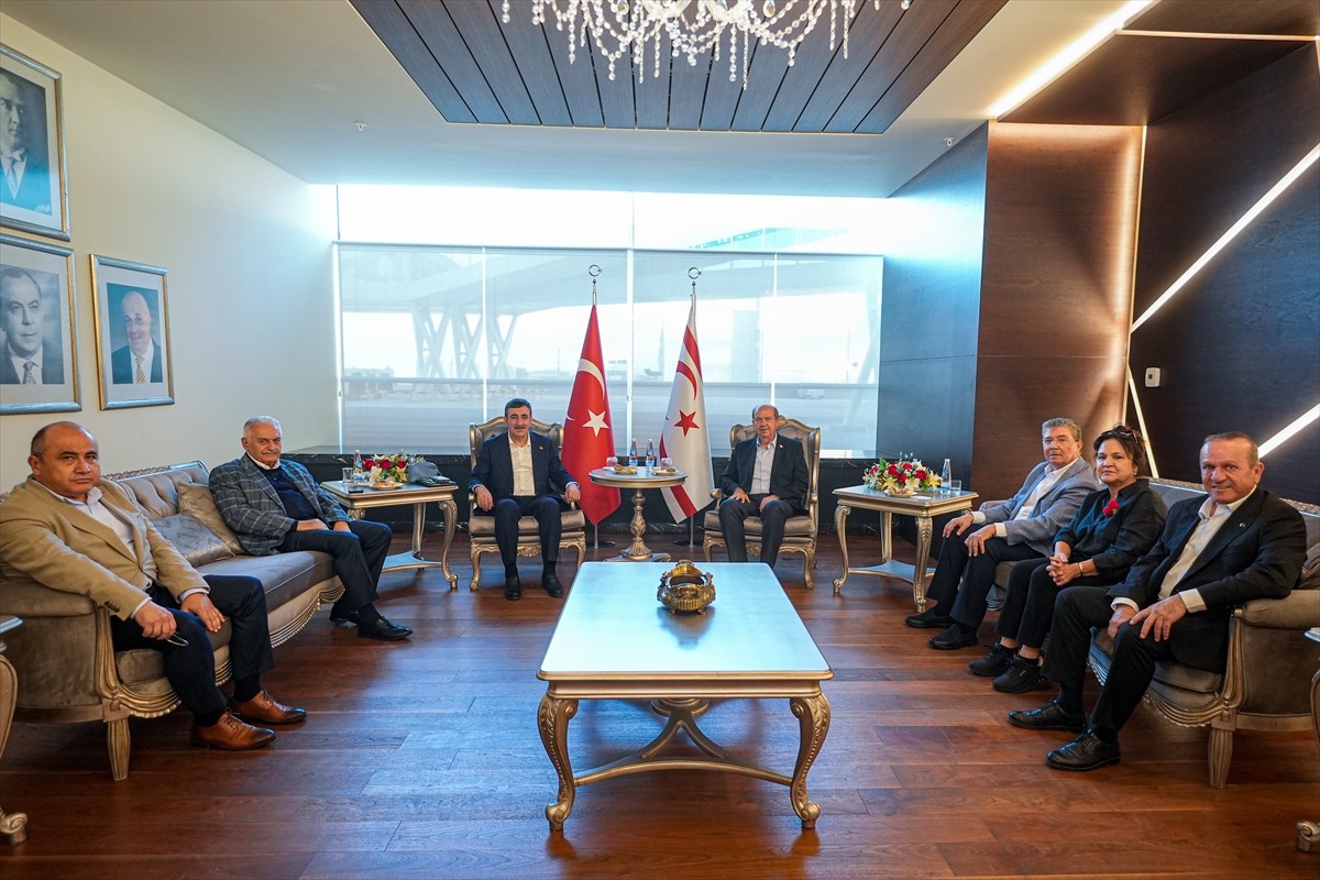Cumhurbaşkanı Yardımcısı Cevdet Yılmaz (sol 3), Kuzey Kıbrıs Türk Cumhuriyeti'ndeki (KKTC)...