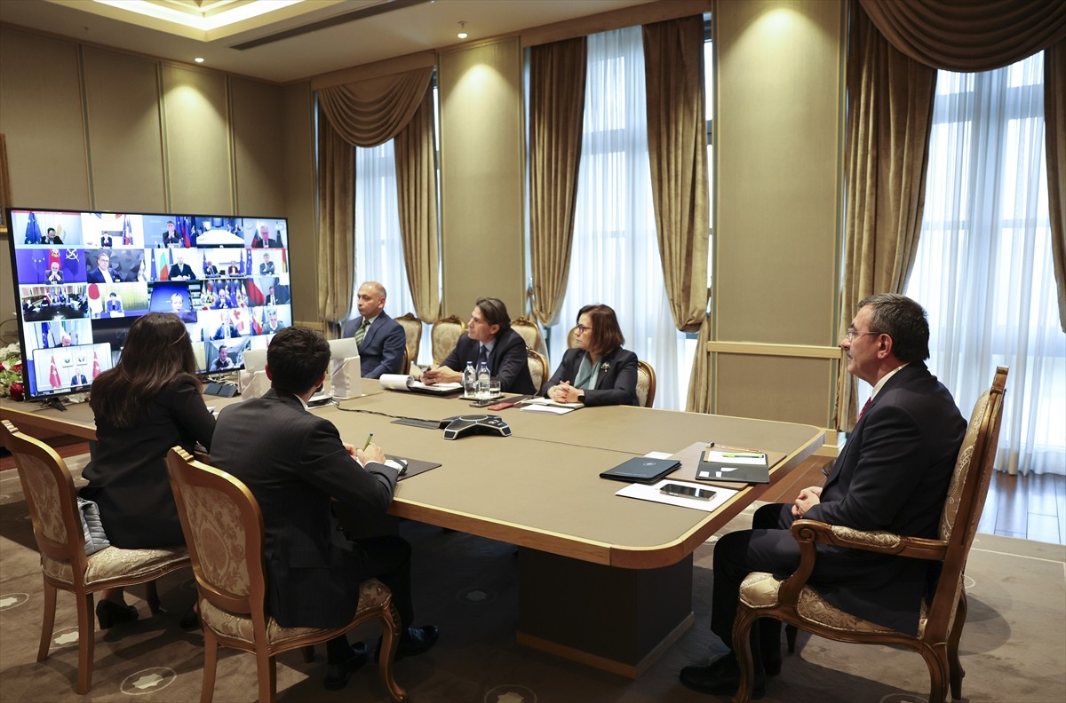 Cumhurbaşkanı Yardımcısı Cevdet Yılmaz, Ukrayna konusundaki "Gönüllüler Koalisyonu"nun Liderler...