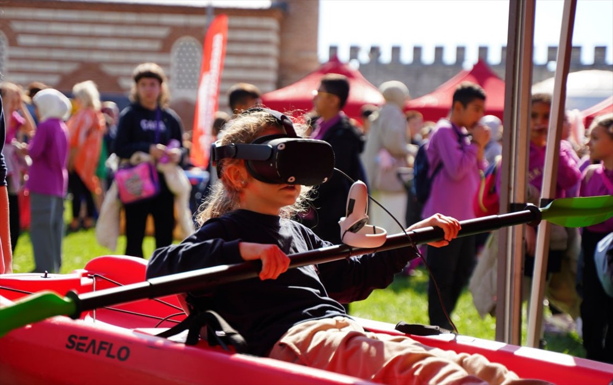 Cumhurbaşkanlığı himayelerinde 2025'in "Aile Yılı" ilan edilmesiyle, aile değerlerine dikkati...