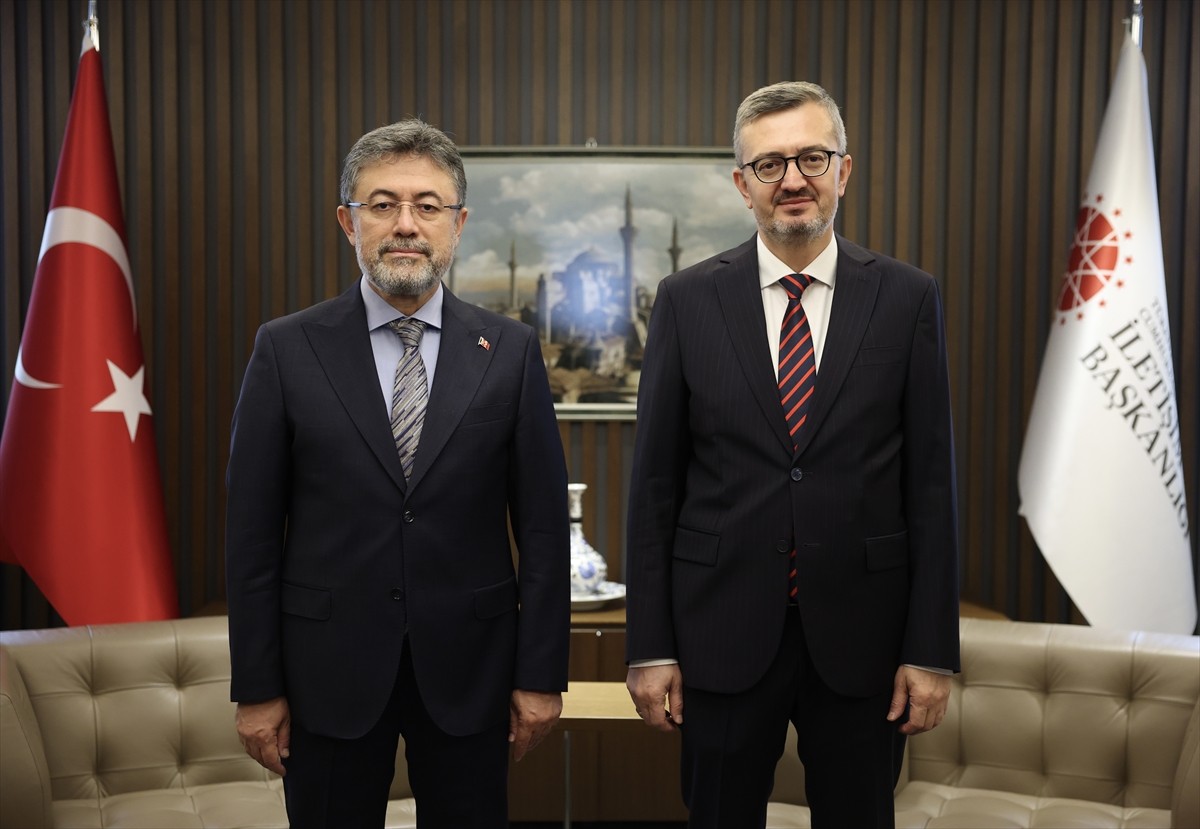 Cumhurbaşkanlığı İletişim Başkanı Burhanettin Duran (sağda), Tarım ve Orman Bakanı İbrahim Yumaklı...