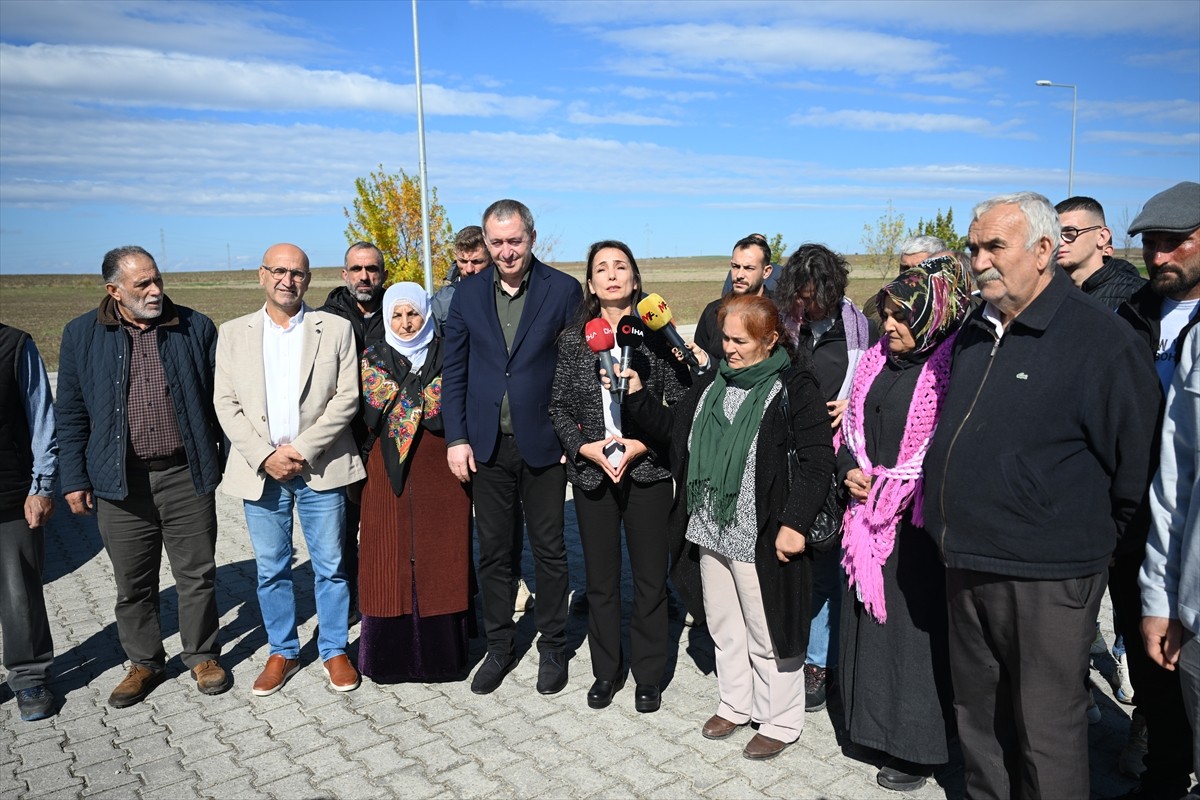 DEM Parti Eş Genel Başkanları Tülay Hatimoğulları ve Tuncer Bakırhan, eski HDP Eş Genel Başkanı...