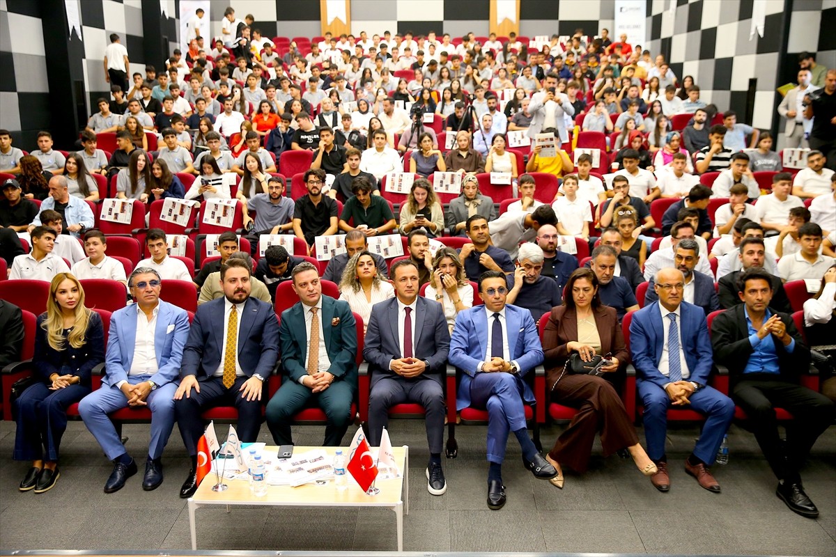 Diyarbakır'da Kültür ve Turizm Bakanlığı ile Girişimci ve Yöneticiler Derneği (GYD) işbirliğiyle...