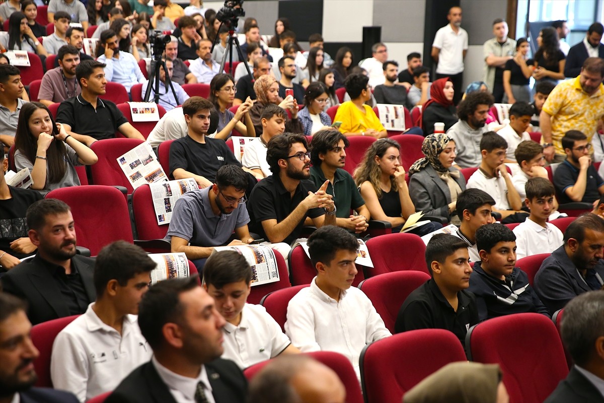 Diyarbakır'da Kültür ve Turizm Bakanlığı ile Girişimci ve Yöneticiler Derneği (GYD) işbirliğiyle...