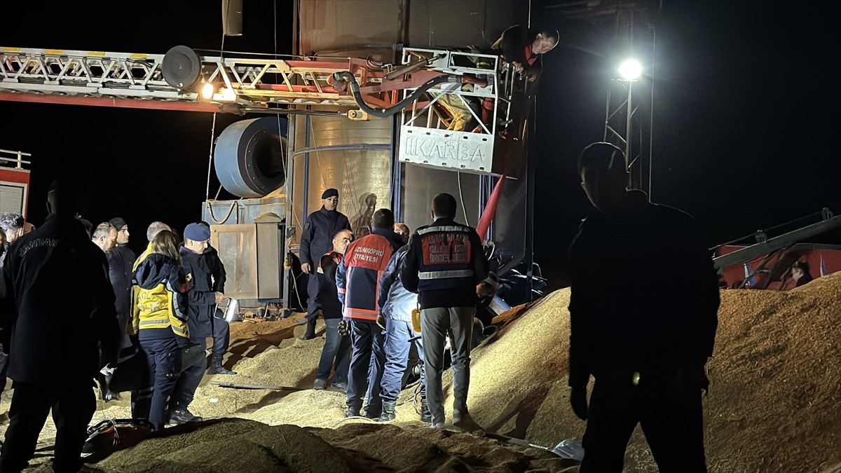 Edirne'nin Meriç bir kişi çeltik kurutma makinesinin içinde ölü bulundu.