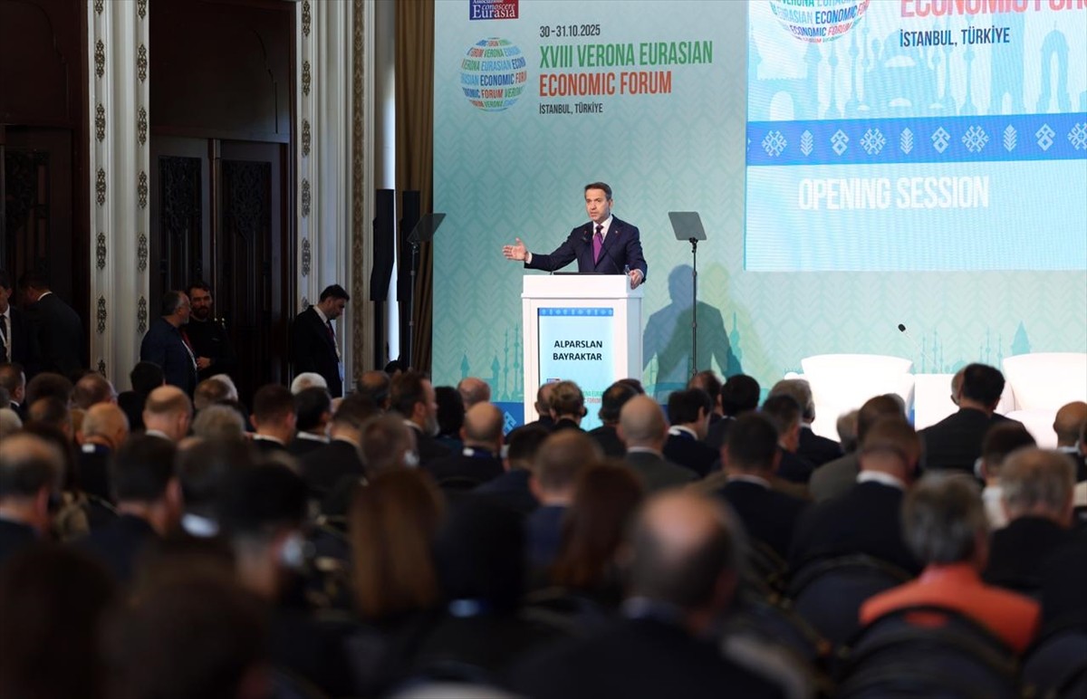 Enerji ve Tabii Kaynaklar Bakanı Alparslan Bayraktar, İstanbul’da düzenlenen 18. Verona Avrasya...
