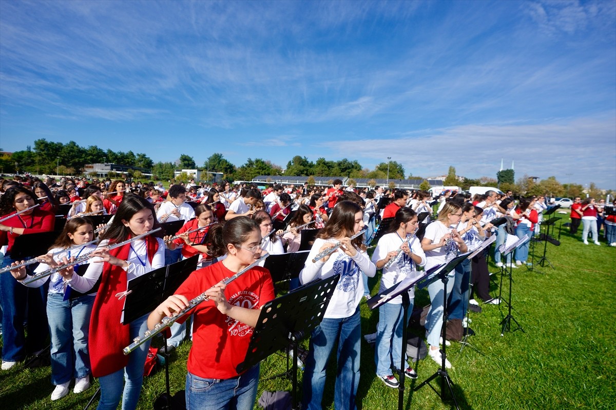Esenler Belediyesi, Marmara Flüt Orkestrası'nın (MFO) kuruluşunun 10. yılına özel olarak...