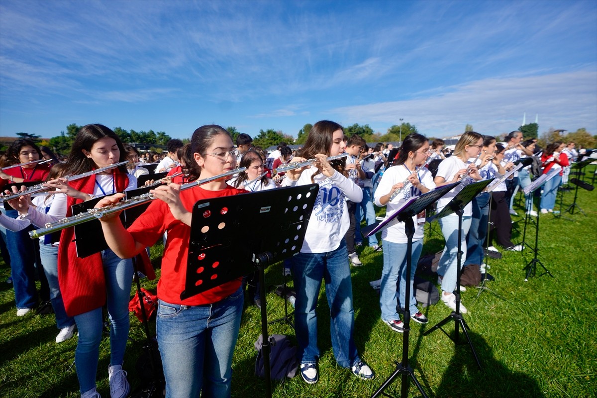 Esenler Belediyesi, Marmara Flüt Orkestrası'nın (MFO) kuruluşunun 10. yılına özel olarak...