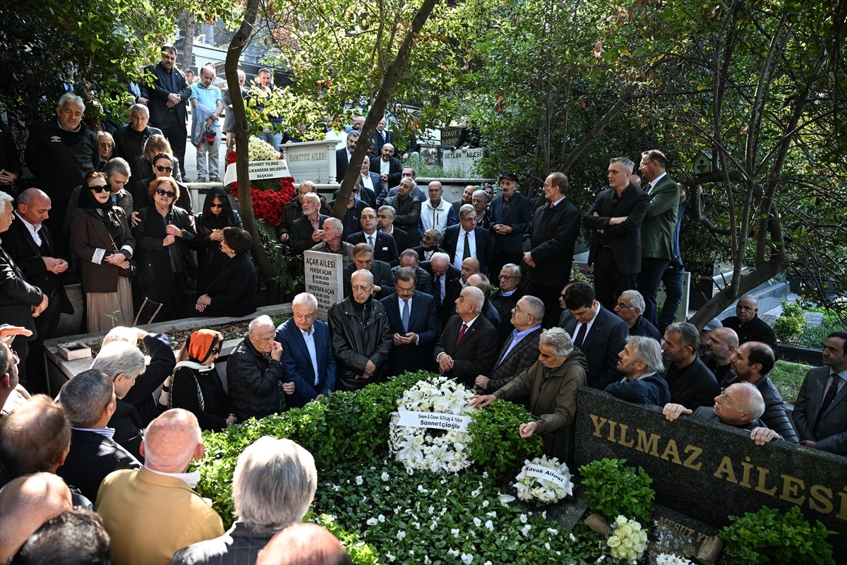 Eski Başbakan Mesut Yılmaz, vefatının 5. yıl dönümünde Beykoz'daki kabri başında anıldı.Yılmaz'ın...