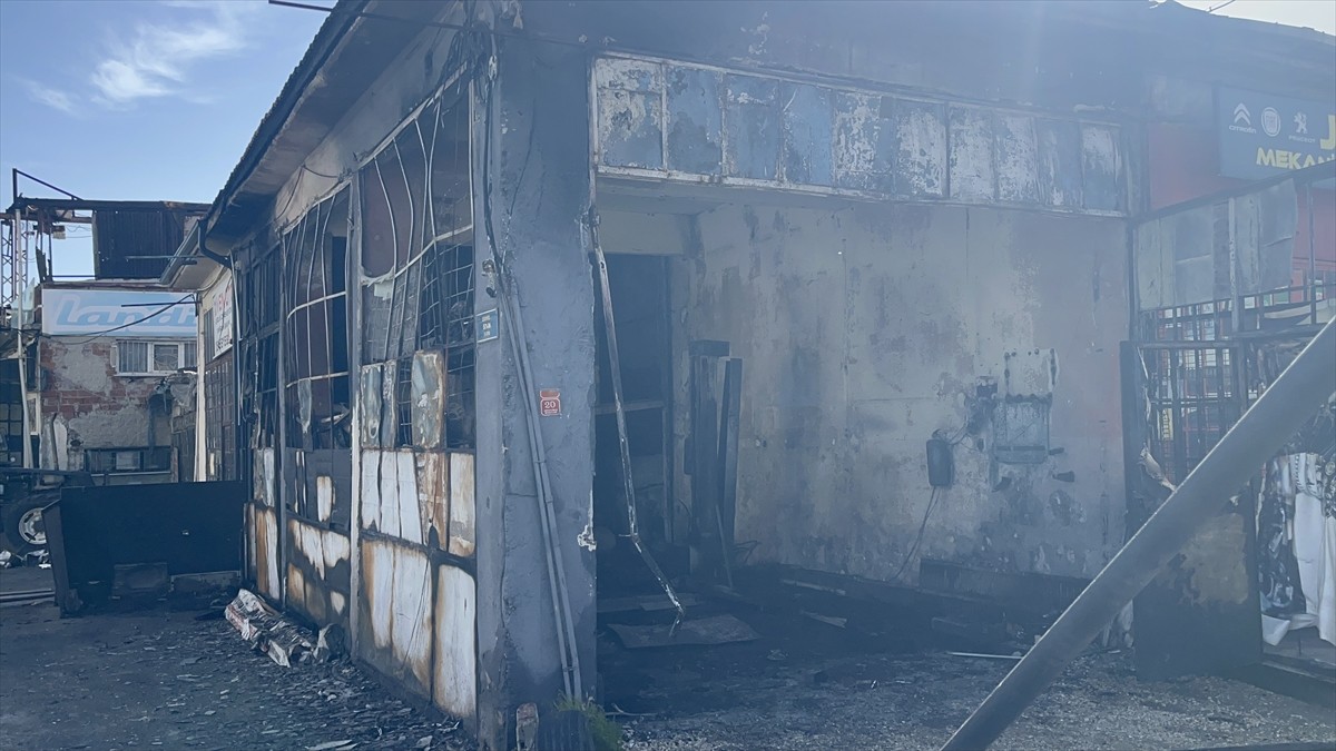 Eskişehir'in Odunpazarı ilçesindeki bir iş yerinde meydana gelen patlamada 2 kişi yaralandı....