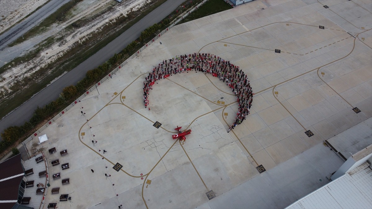 Eskişehir'in Sivrihisar ilçesinde, cumhuriyetin ilanının 102'nci yıl dönümü ve 29 Ekim Cumhuriyet...