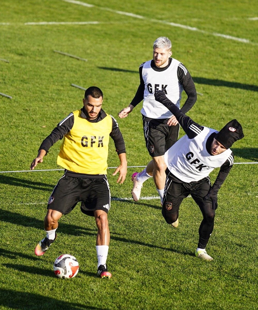 Gaziantep FK, Trendyol Süper Lig'in 10. haftasında 27 Ekim Pazartesi günü sahasında Fenerbahçe ile...
