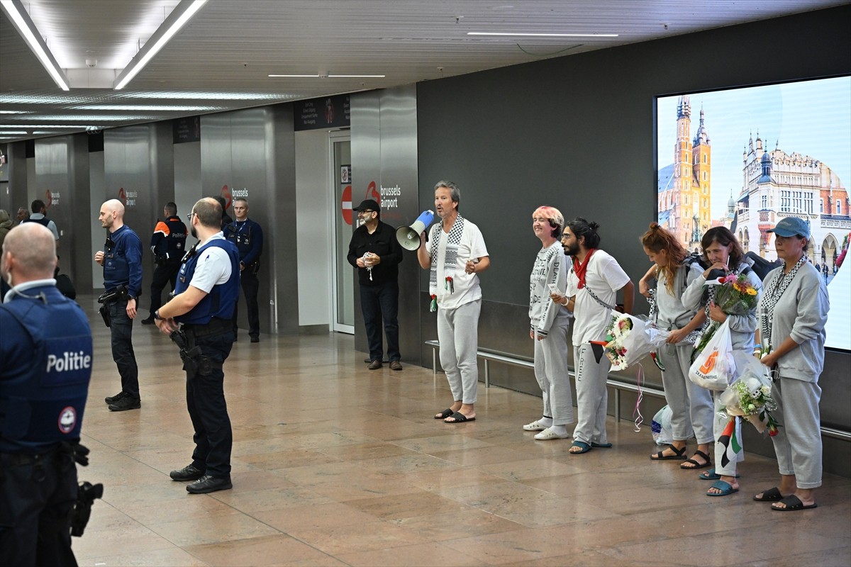 Gazze Şeridi'ne uygulanan yasa dışı ablukayı delmek ve insani yardım ulaştırmak isteyen Küresel...
