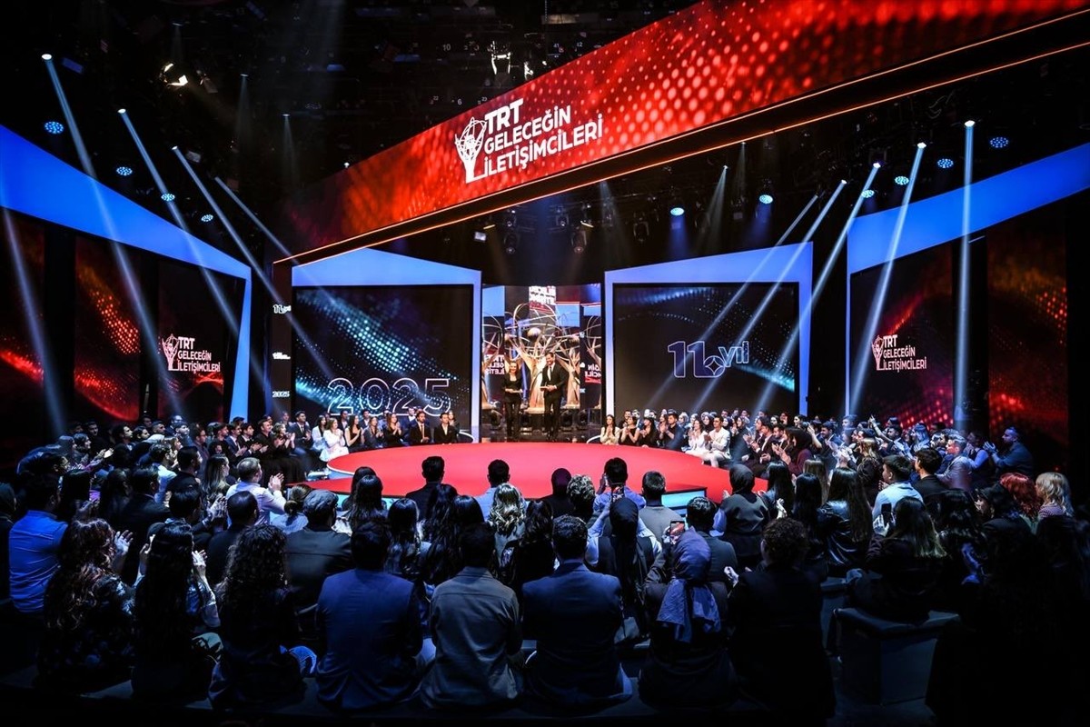 Geleceğin İletişimcileri 11’inci kez sahiplerini buldu. TRT Ankara Arı Stüdyosu’nda düzenlenen ve...